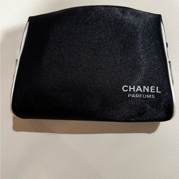 Chanel Parfums Elegant Black Pouch - Picture 1 of 6